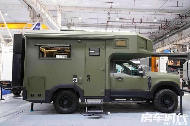 F350房车分时四驱与后差速锁的完美融合尊龙凯时ag旗舰厅登录豪华越野新境界：(图2)